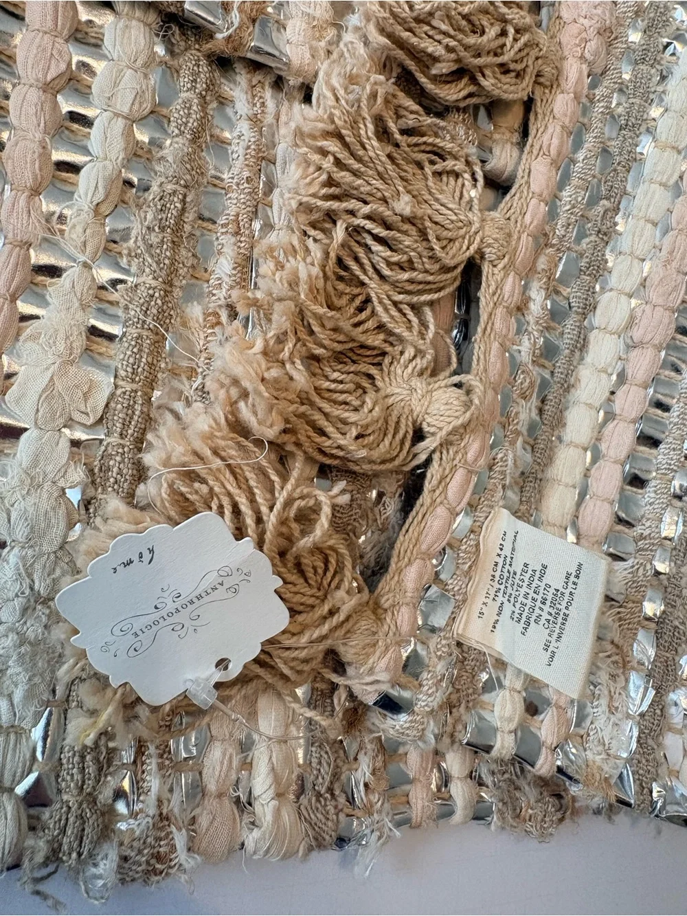 BNWT Anthropologie Neutral Fringe S/4 Placemats with Metallic Silver Accents